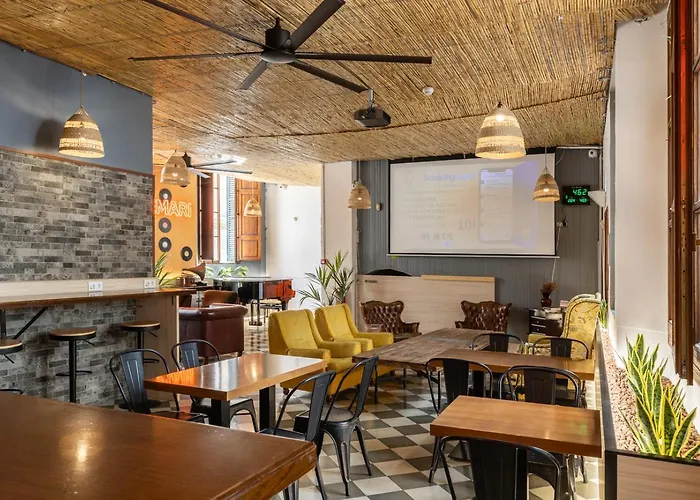 El Josemari Youth Hostel - Albergue Juvenil