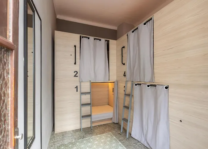 El Josemari Youth Hostel - Albergue Juvenil