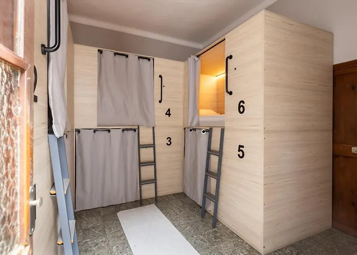 El Josemari Youth Hostel - Albergue Juvenil